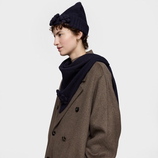 وشاح مثلث الشكل باللون الأزرق الداكن من التشكيلة TOUS Daisy