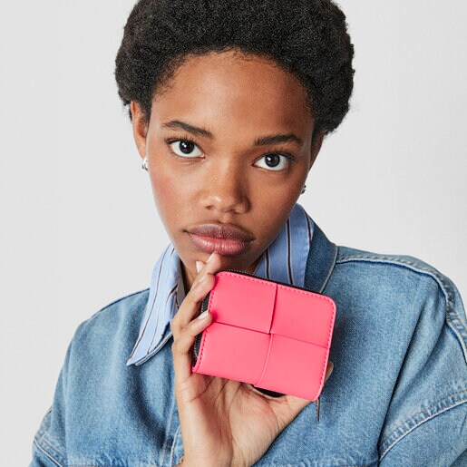 Medium fluorescent pink and brown TOUS Damas Change purse