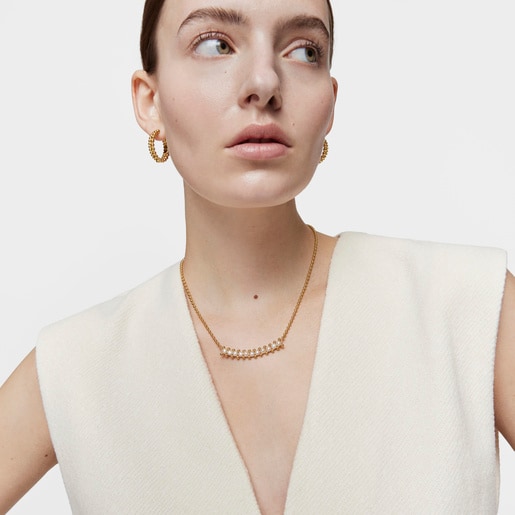 Obojkový náhrdelník Gloss ze stříbra pozlaceného 18karátovým zlatem s uměle vypěstovanými perlami