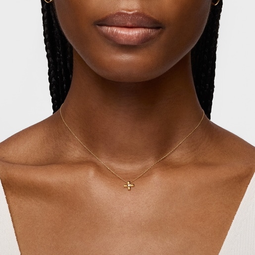 Short gold and diamond cross Necklace Basics