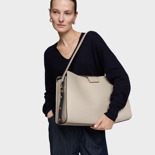 حقيبة واسعة كبيرة الحجم باللون الرمادي الداكن من تشكيلة TOUS Kaos Icon