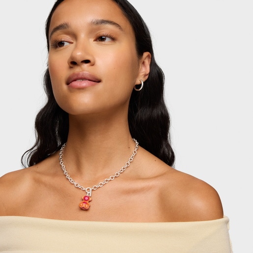 シルバーとリサイクルペーパーを組み合わせた、22 mm 大のベア・ペンダントトップ Bold Bear