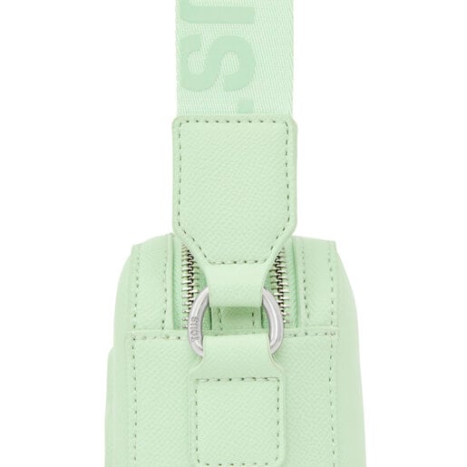 حقيبة مُراسِل La Rue New من TOUS بحزام يلتف حول الجسم باللون الأخضر النعناعي