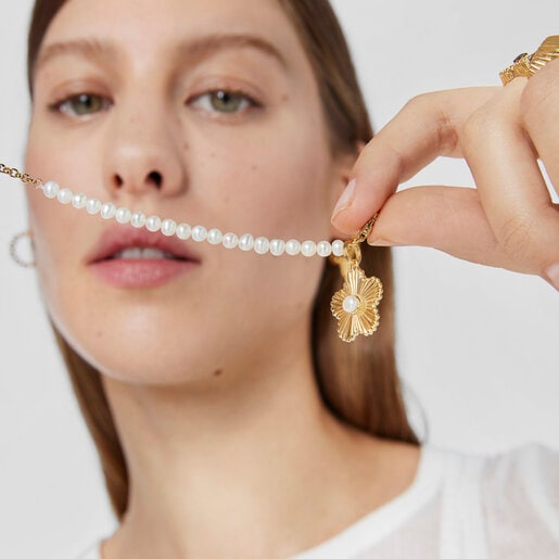 Pulsera con baño de oro 18 kt sobre plata flor con perlas cultivadas Iris Motif