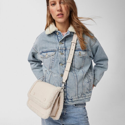 Средняя сумка-кроссбоди New Audree с бежевой овчиной