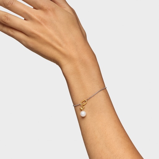 14kt gold Pendant with cultured pearl Medallions