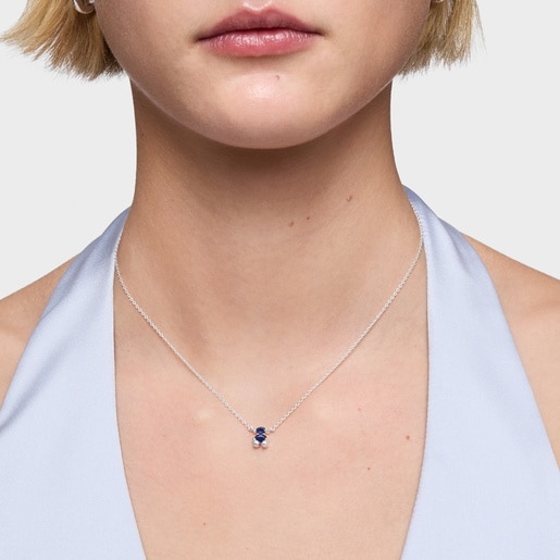 Collier motif ourson en argent et saphir bleu créé en laboratoire court Color Bear LGG
