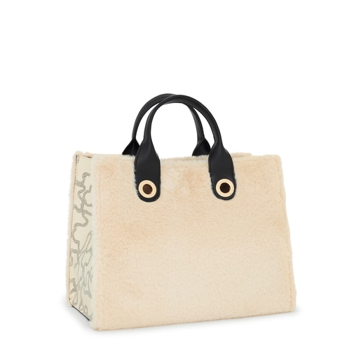 حقيبة تسوق Amaya Kaos Icon Fur متوسطة الحجم باللون البيج