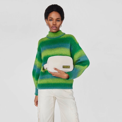 ベージュのコスメポーチ TOUS Carol Soft