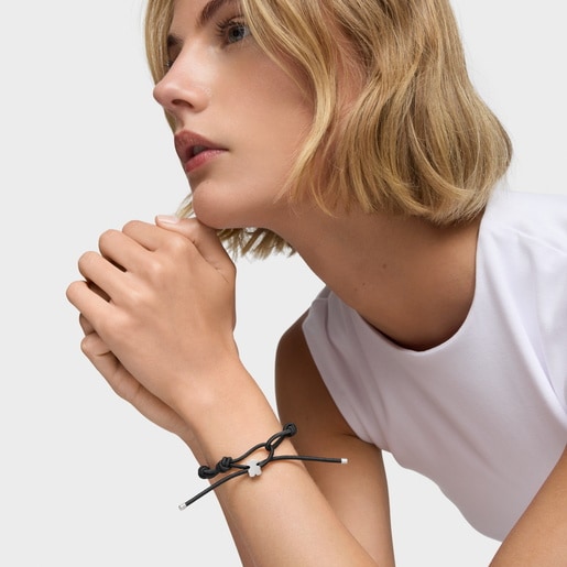 צמיד אלסטי Sweet Dolls בצבע שחור ובשילוב דובון מכסף