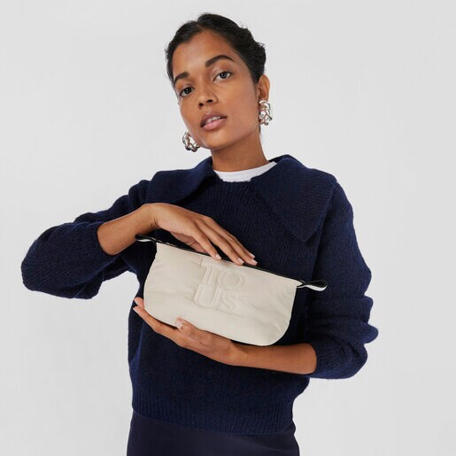 ベージュのメイクポーチ TOUS Balloon Soft