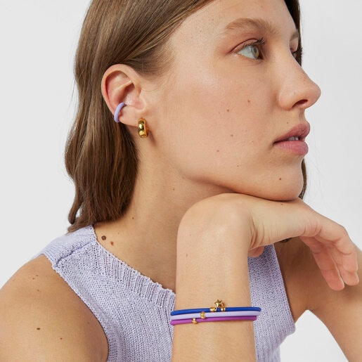 Earcuff de color lila con baño de oro 18 kt sobre plata TOUS Beach Caucho