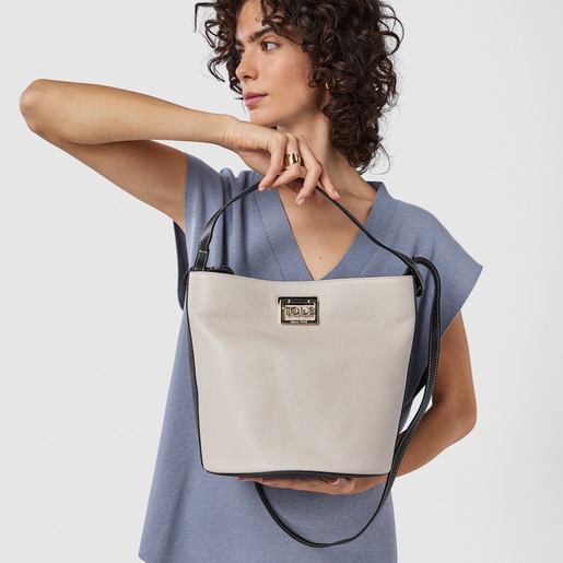 Бежево-черная кожаная сумка-бакет TOUS Legacy среднего размера