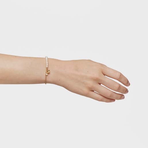 Chain bear Bracelet with gold plating over silver, cultured pearls and peridot Bold Bear