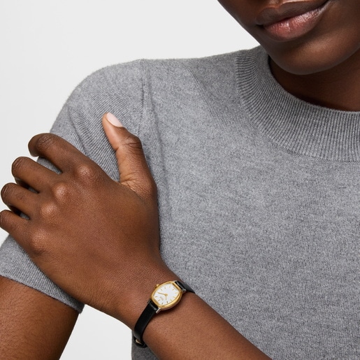 14kt gold oval Watch with analog Swiss movement and leather bracelet Les Classiques Mini