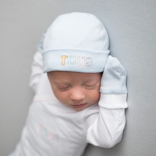 Baby hat and mittens set in plain white