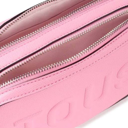 حقيبة مُراسل La Rue New من TOUS بحزام يلتف حول الجسم باللون الوردي