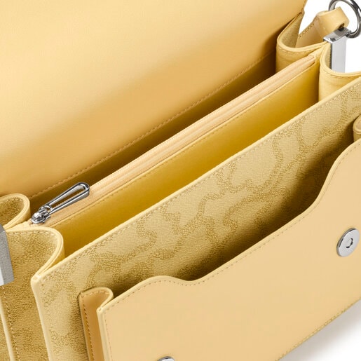 حقيبة Audree بحزام يلتف حول الجسم متوسطة الحجم باللون الكريمي من تشكيلة Kaos Icon