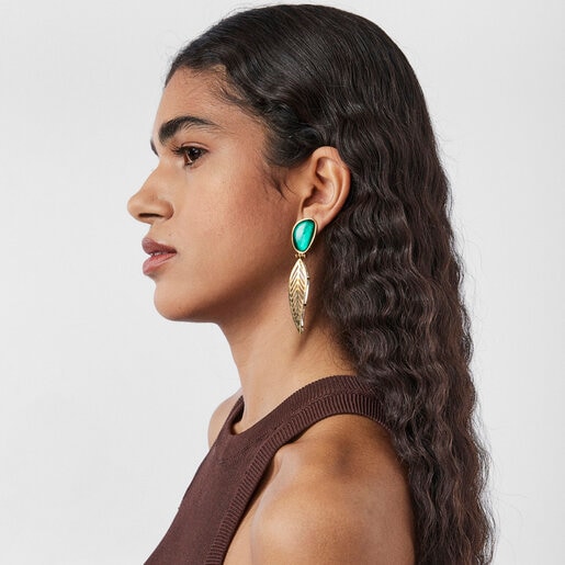 Aretes largos Fragile Nature con baño de oro 18 kt sobre plata y glass verde