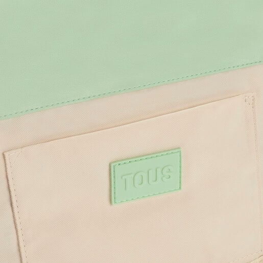 حقيبة بحزام يلتف حول الجسم متوسطة الحجم باللون الأخضر النعناعي من تشكيلة TOUS Carol Warm