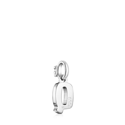 Alphabet letter Q pendant in silver
