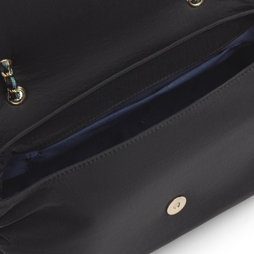 حقيبة T Lux بحزام يلتف حول الجسم باللون الأسود مع سديلة إغلاق