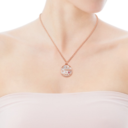 Dije TOUS Mama con baño de oro rosa 18 kt sobre plata con Nácar y Rubí