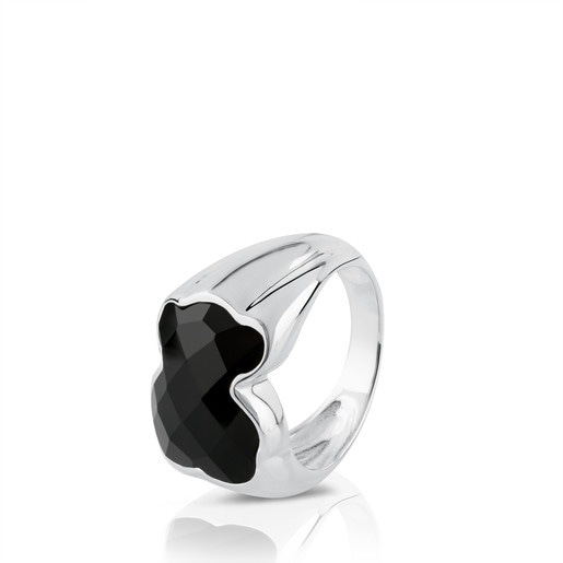 טבעת TOUS Color עשויה כסף עם אבן אוניקס מלוטשת בגודל 1.3 ס"מ.