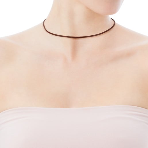 Enge Halskette TOUS Chokers aus 2 mm dickem braunen Leder, 40 cm lang mit Verschluss aus Vermeil-Silber.