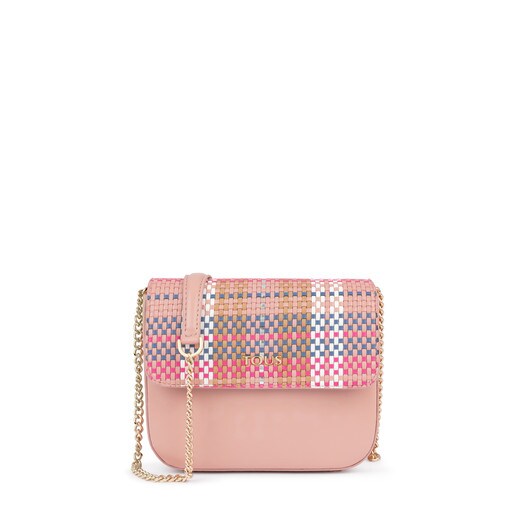 حقيبة Rene صغيرة بحزام مضفر يلتف حول الجسم باللون الوردي وألوان متعددة