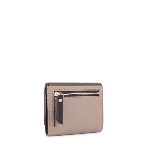Μικρό πορτοφόλι Essence σε χρώμα μπεζ-καφέ
