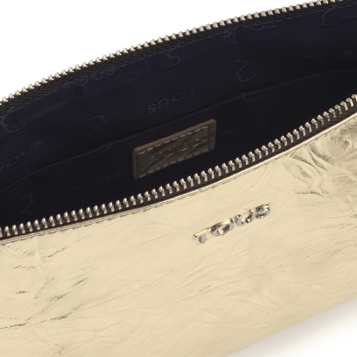 حقيبة يد Dorp صغيرة على هيئة محفظة من الفينيل باللون الذهبي اللامع