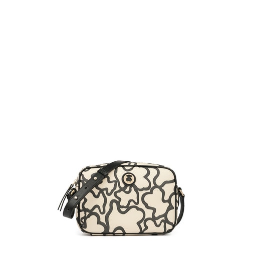 حقيبة Kaos ذات حزام يلتف حول الجسم صغيرة باللونيْن الرملي والأسود
