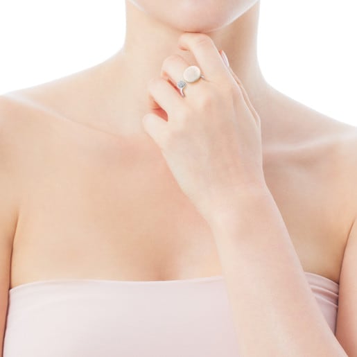 Ring Alecia aus Weißgold mit Perle und Diamant.