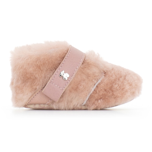 Mini furry boots in Pink