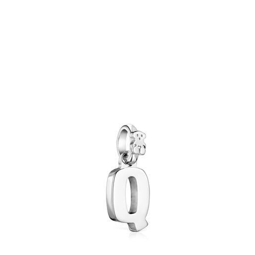Alphabet letter Q pendant in silver