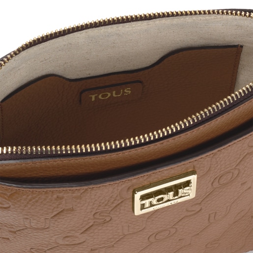 Bandolera T Script de piel en marrón