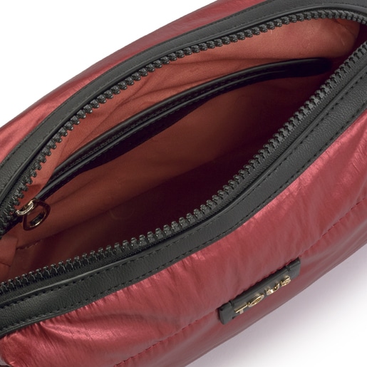 حقيبة Pleat Up بحزام يلتف حول الجسم باللون الوردي مع الأسود