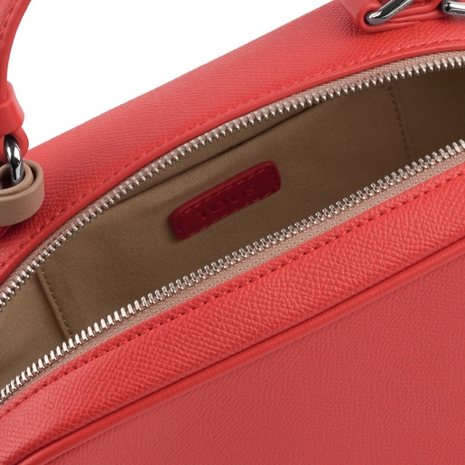 حقيبة New Essence متوسطة الحجم بحزام يلتف حول الجسم باللون الأحمر